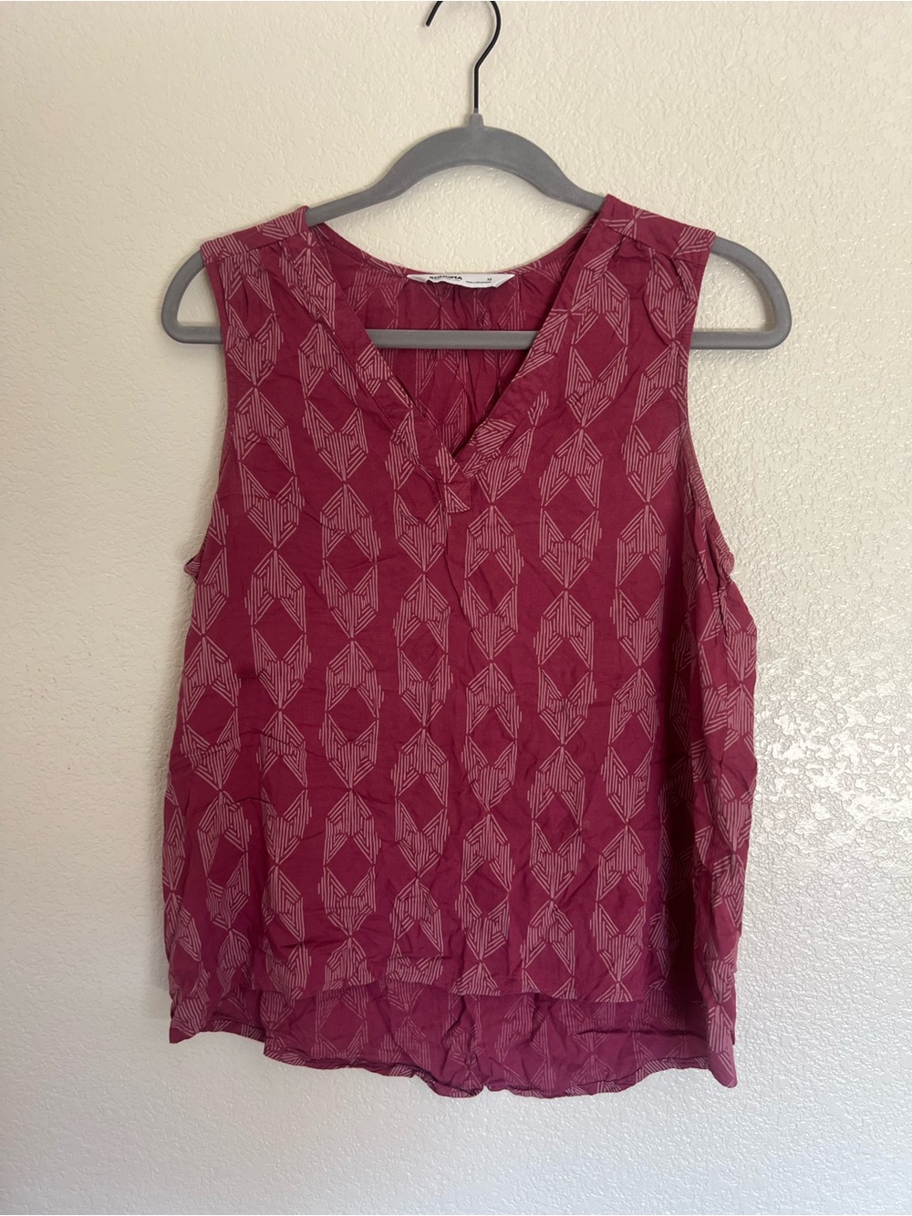 Sonoma Burgundy Geometric V-Neck Sleeveless Top